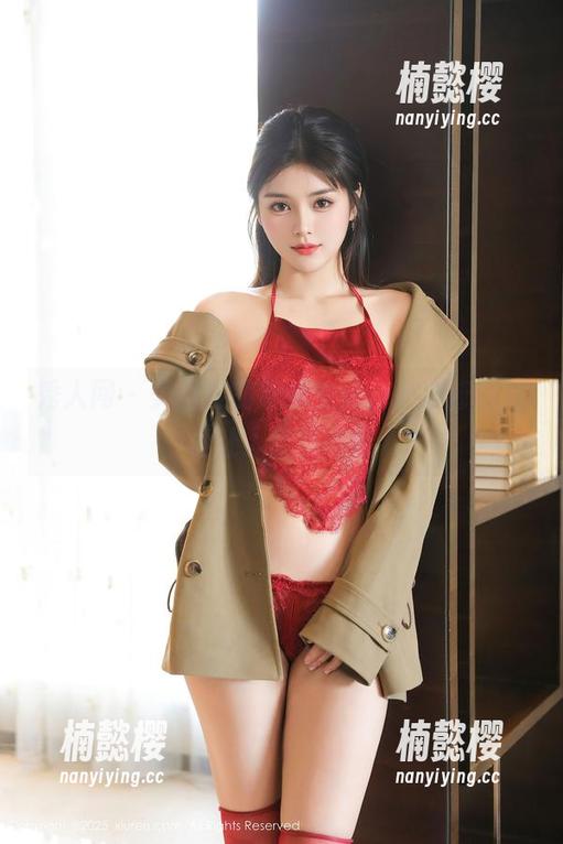 秀人网 - 美脚控的最新考验，余虞酱的写真让人意乱情迷