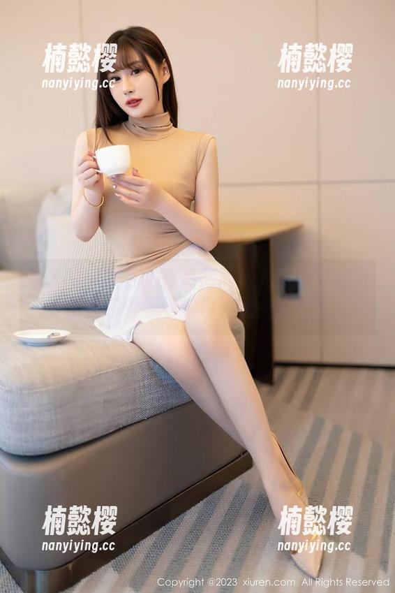 秀人网 - 让你飞得高高的！允尔的空姐写真，图包中藏着的也许是…米酒卡？
