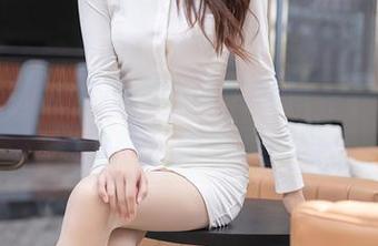秀人网 – 试试小肉肉咪的网袜写真：温柔的边缘，微妙的线条