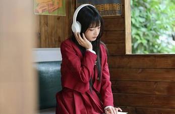 秀人网 – 毛衣与盼盼龙女sunny：定制图集，让你欲罢不能的搭配遭遇