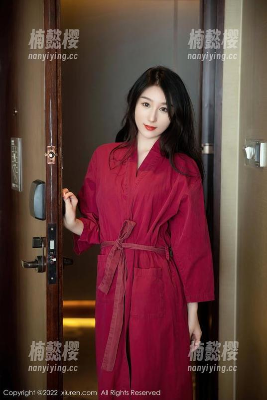 秀人网 - 想要的女友：私房原图中的绮里嘉Carina，哪里戳到我了？