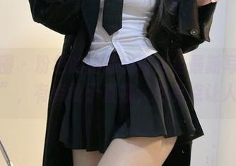 微密圈 – 粉色的猪陈佩奇这组最新写真“镜中”，有点敢于直视，也有点让人害羞