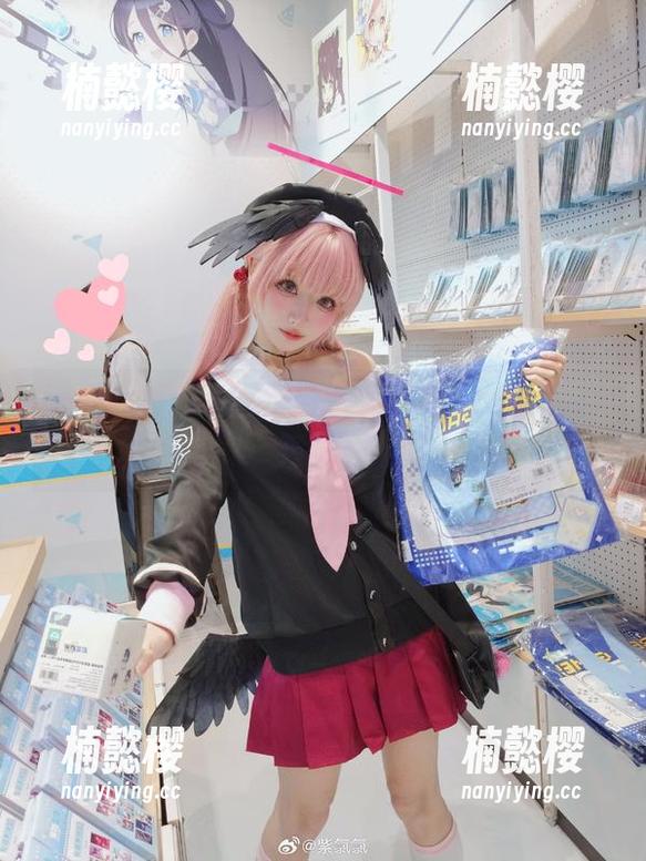 紫氯氯 美图合集:紫氯氯厨娘,做菜也是一种表现嘛!