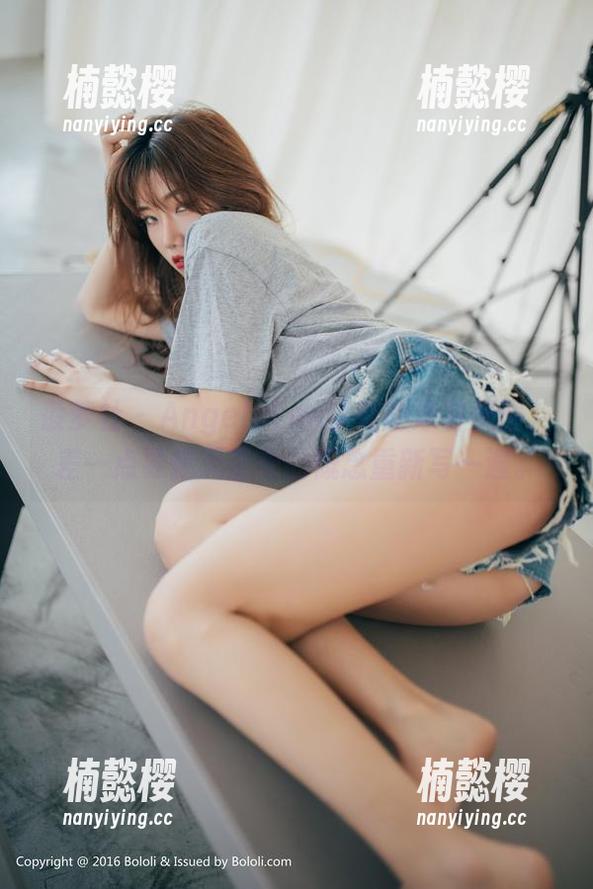 菠萝社-AngelaLee李玲 菠萝社 - AngelaLee李玲的泳装美图,差一点要把无圣光的概念重新写一遍。