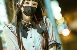 看落落Raku如何穿白衬衫，免费合集抢先欣赏，别太羡慕哦！