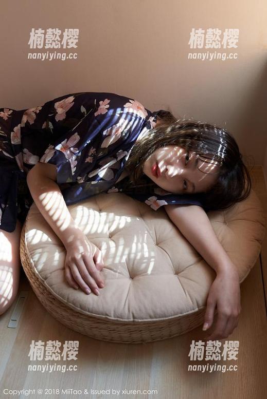 蜜桃社-美绪 蜜桃社 - 美绪裤里丝图包,你会不会想多看一眼呢?