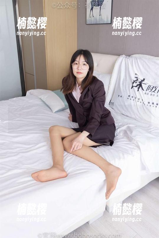 袜啵啵 - 空姐制服：在线一览稚予的个性魅力作品