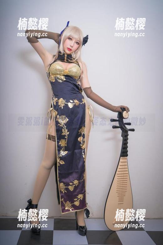 雯粥粥i的黑丝合集：姿态之间的微妙