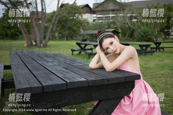 青豆客-梁莹Sugar 青豆客 - 收藏梁莹Sugar的“剧情”作品:拿个泡面碗,欣赏图库精华,别问我考虑了多久!