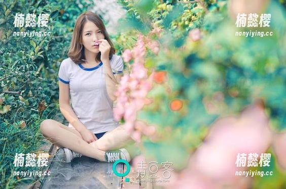 青豆客-黄歆苑chobits 青豆客 - 黄歆苑chobits的办公室写真集:一个好奇心满满的资源,快来瞧瞧