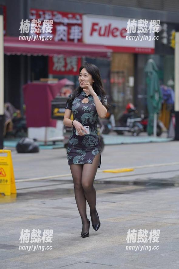 魔镜街拍-婷婷 魔镜街拍 - 最新释出!婷婷在粉裙中降临,销售主管的欢乐图片让人捧腹!